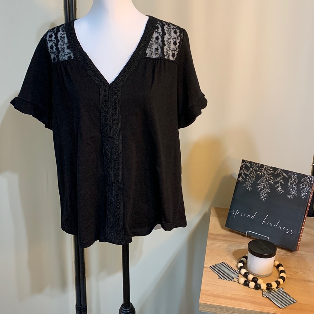 NWT Hem & Thread Top with sheer lace across top size L